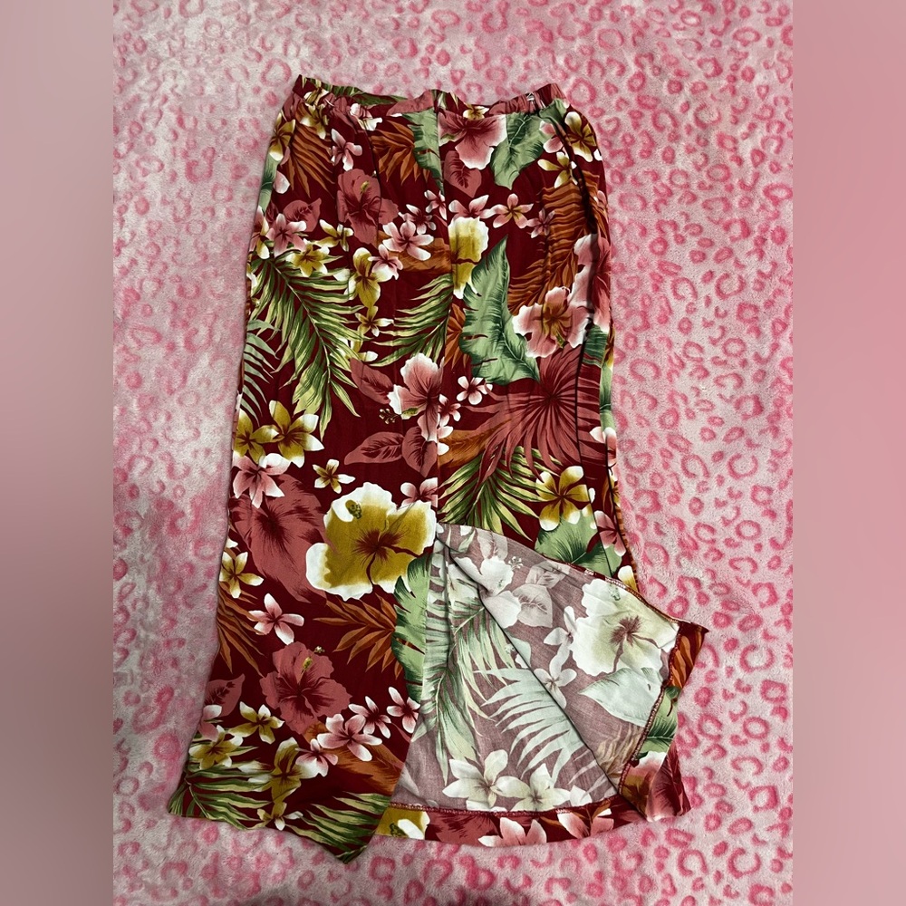 Maxi skirt with tropical florals